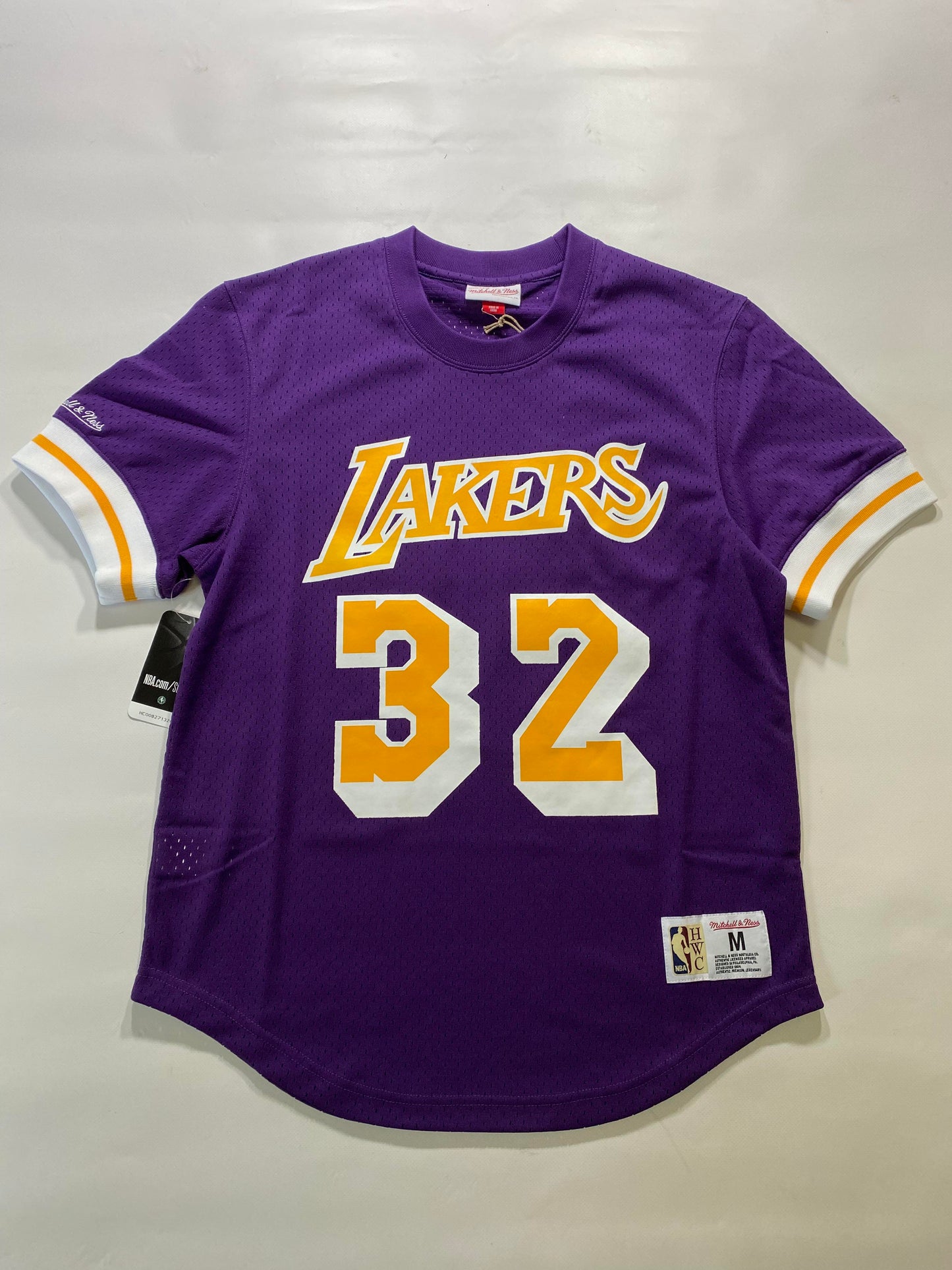 Los Angeles Lakers #32 Magic Johnson Mitchell and Ness Hardwood Classics NBA T-Shirt - Mens Medium