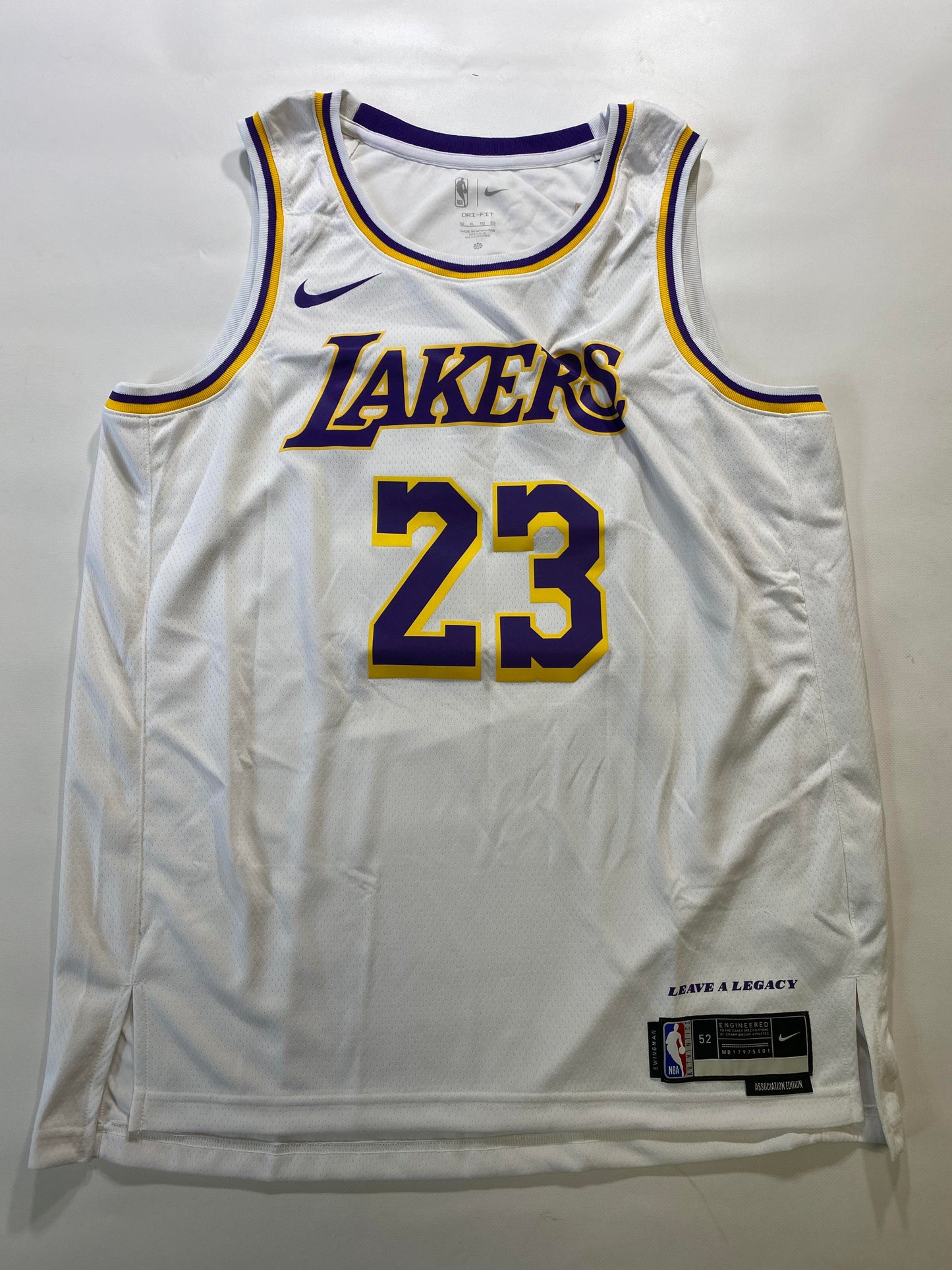 Los Angeles Lakers #23 LeBron James Nike NBA Association Jersey - Mens XL