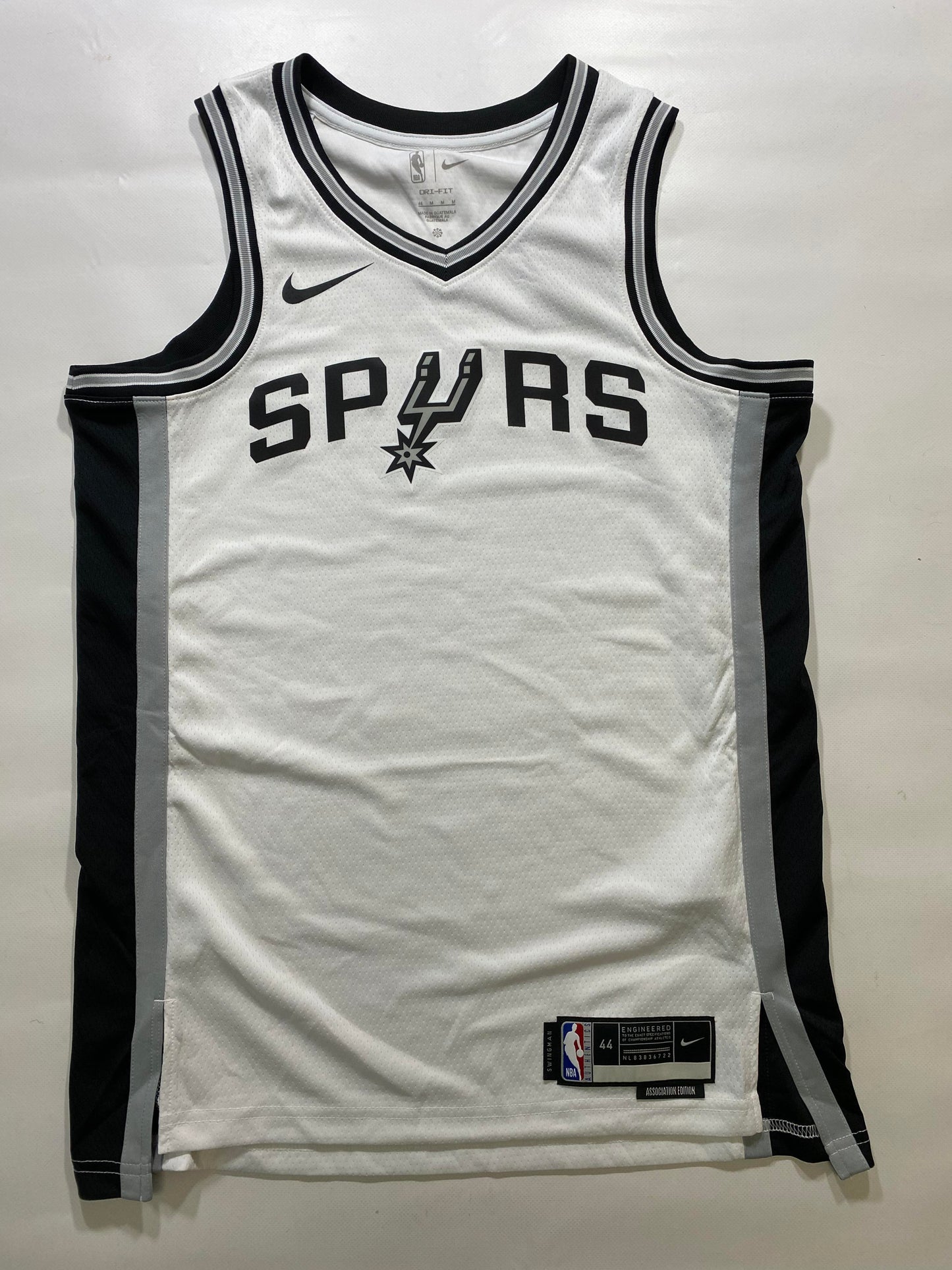 San Antonio Spurs Nike Association NBA Jersey - Mens Medium