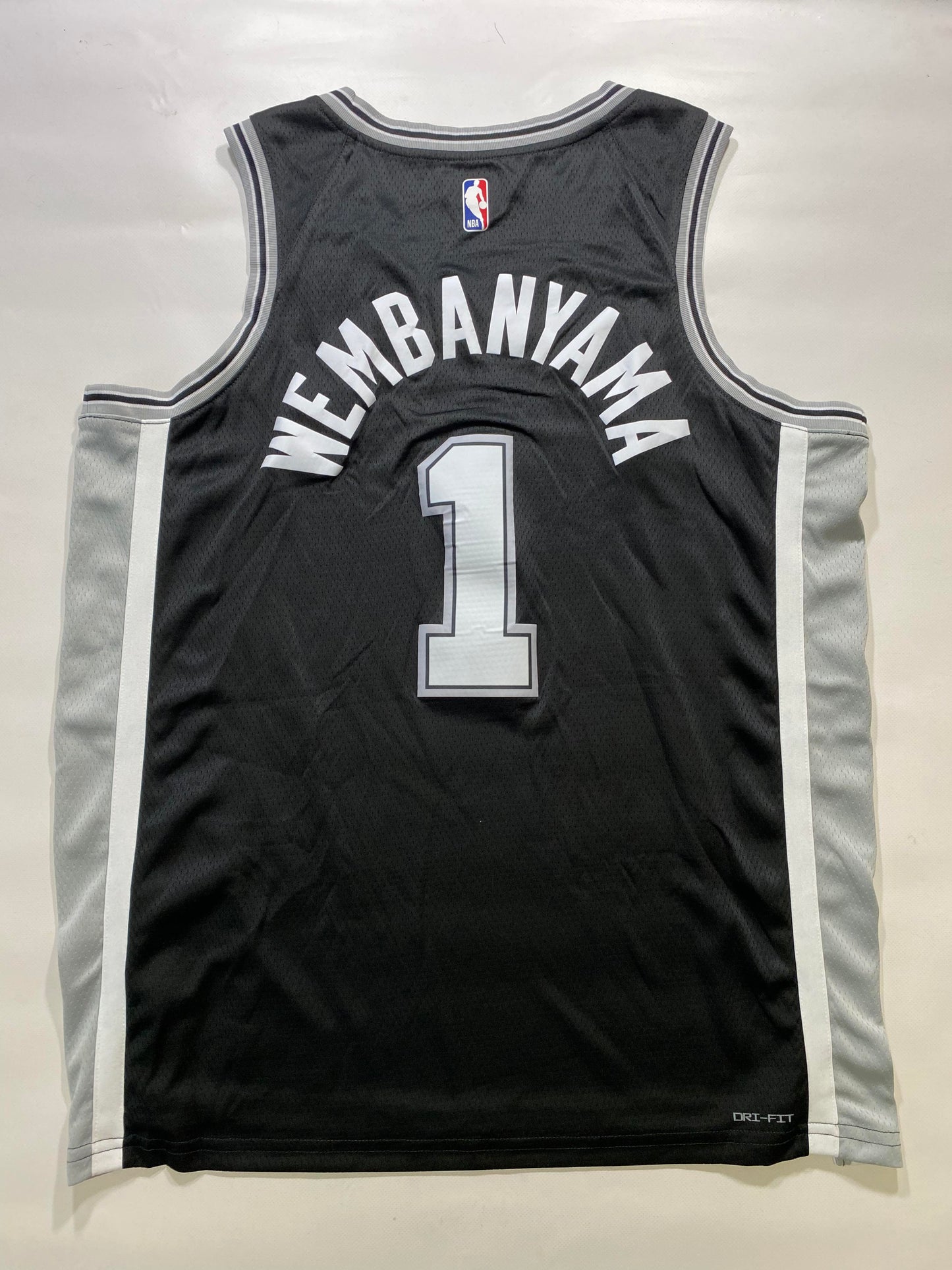 San Antonio Spurs #1 Victor Wembanyama Nike Icon NBA Jersey - Mens XL