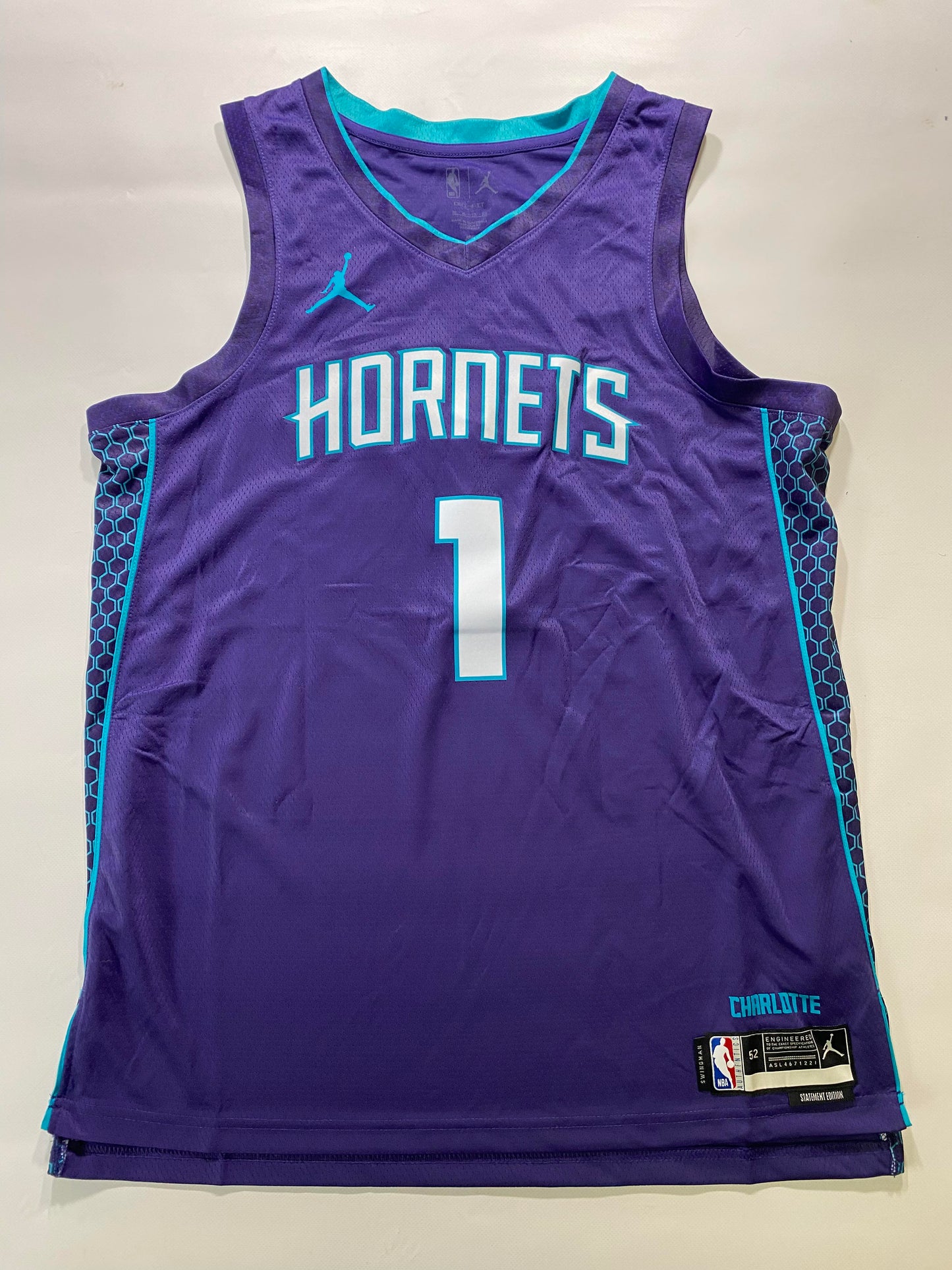 Charlotte Hornets #1 LaMelo Ball Nike Statement NBA Jersey - Mens XL