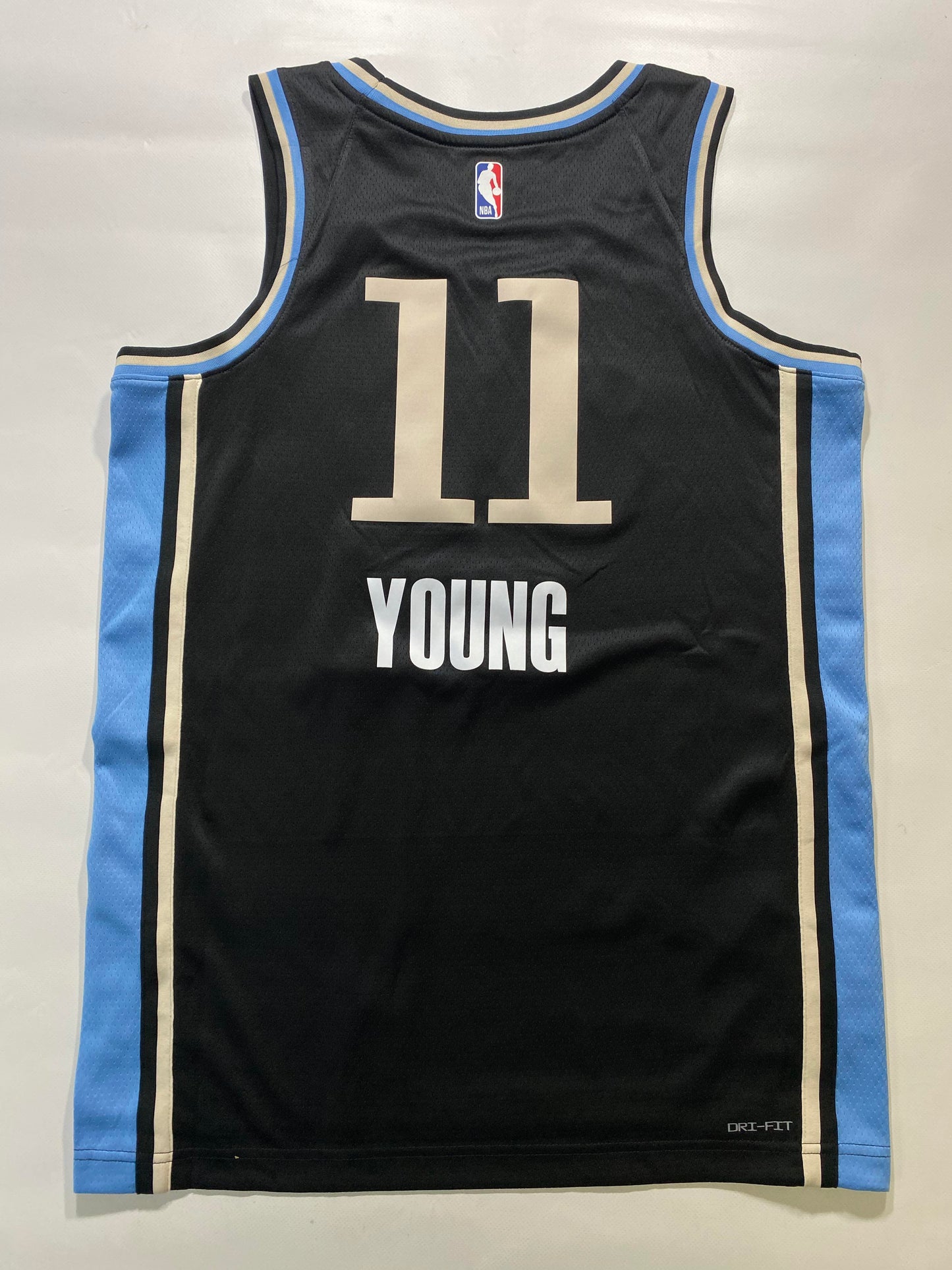 Atlanta Hawks #11 Trae Young Nike City NBA Jersey - Mens Medium