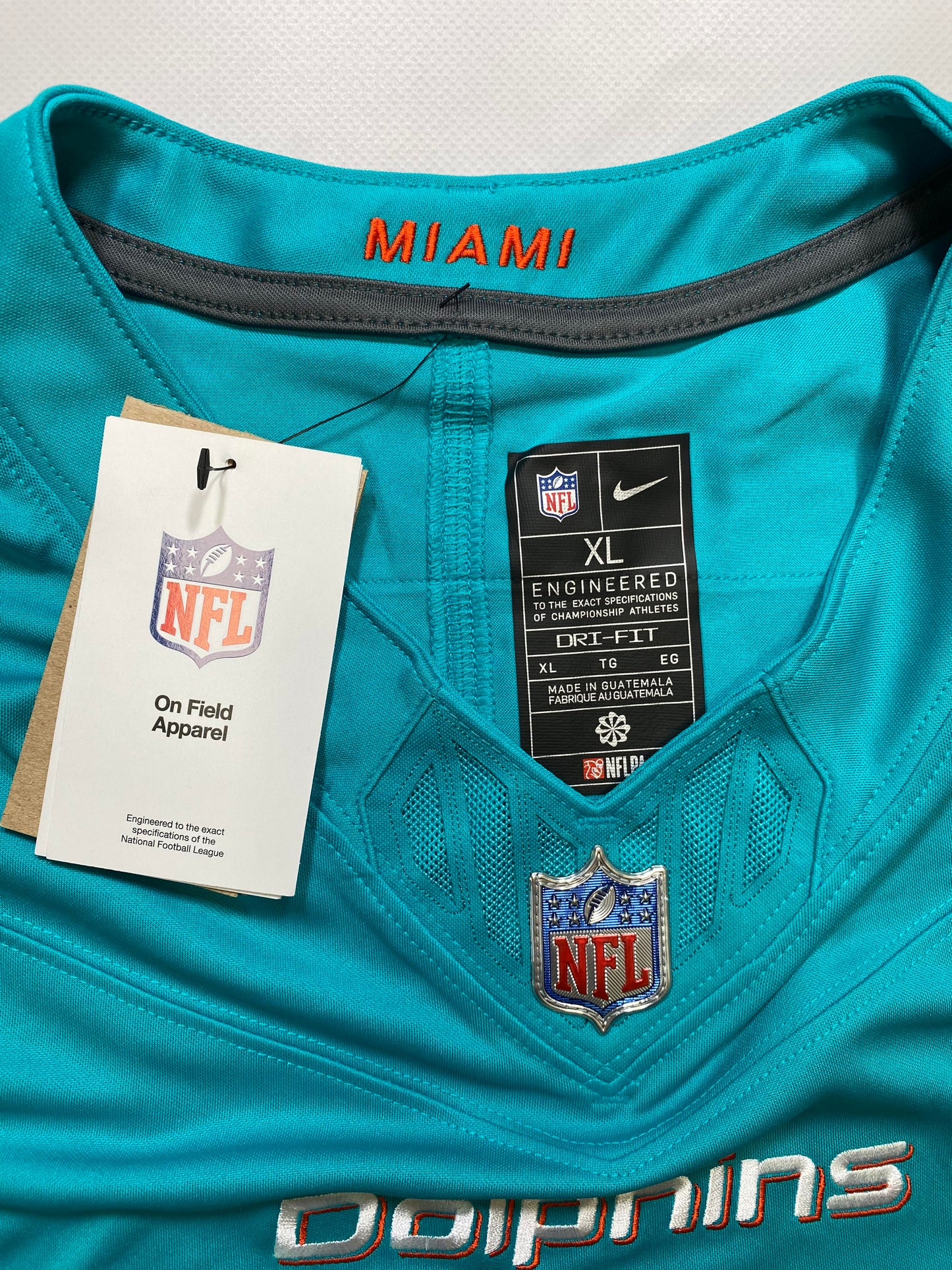 Miami Dolphins #10 Tyreek Hill Nike Limited Jersey - Mens XL