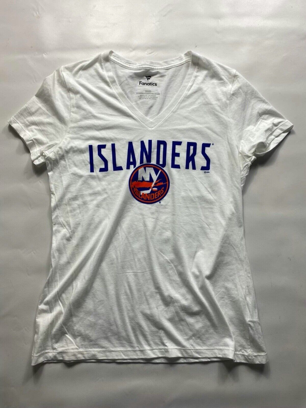 New York Islanders NHL T-Shirt - Womens Medium - American Sports Jerseys