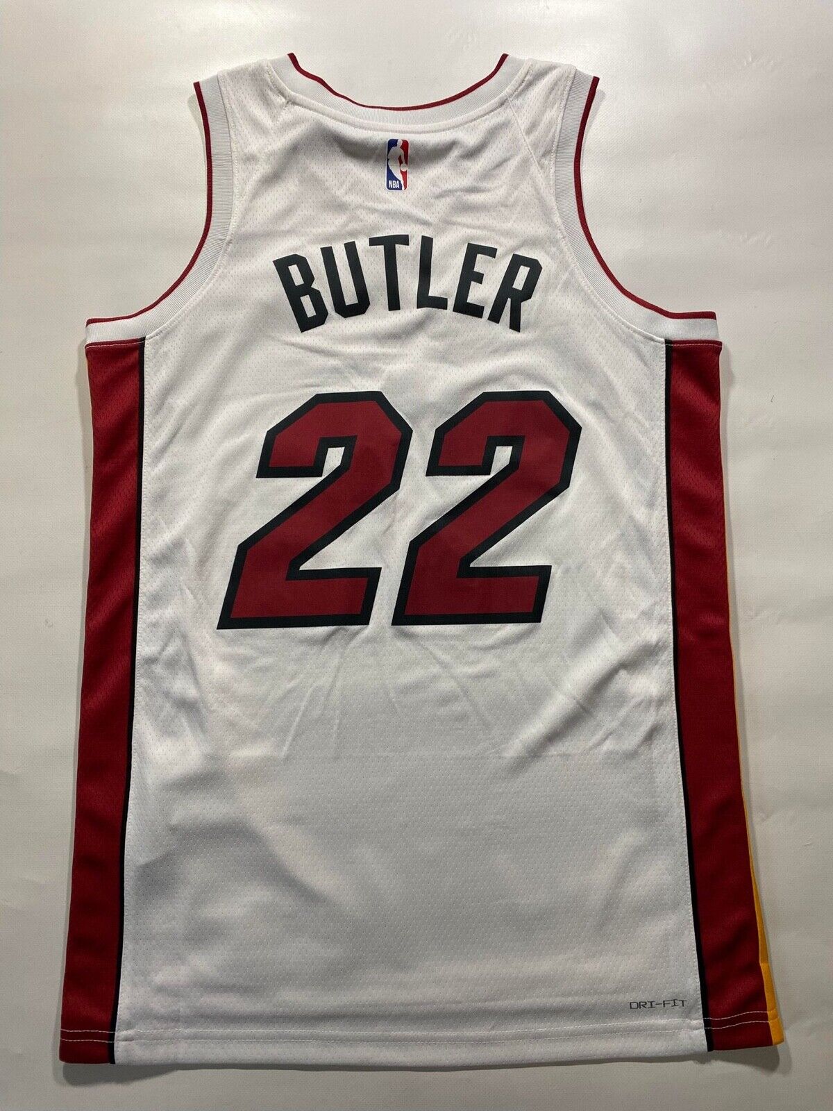 New with tag Nike dri fit NBA #22 Maimi Heat Butler basketball good Jersey size 44.