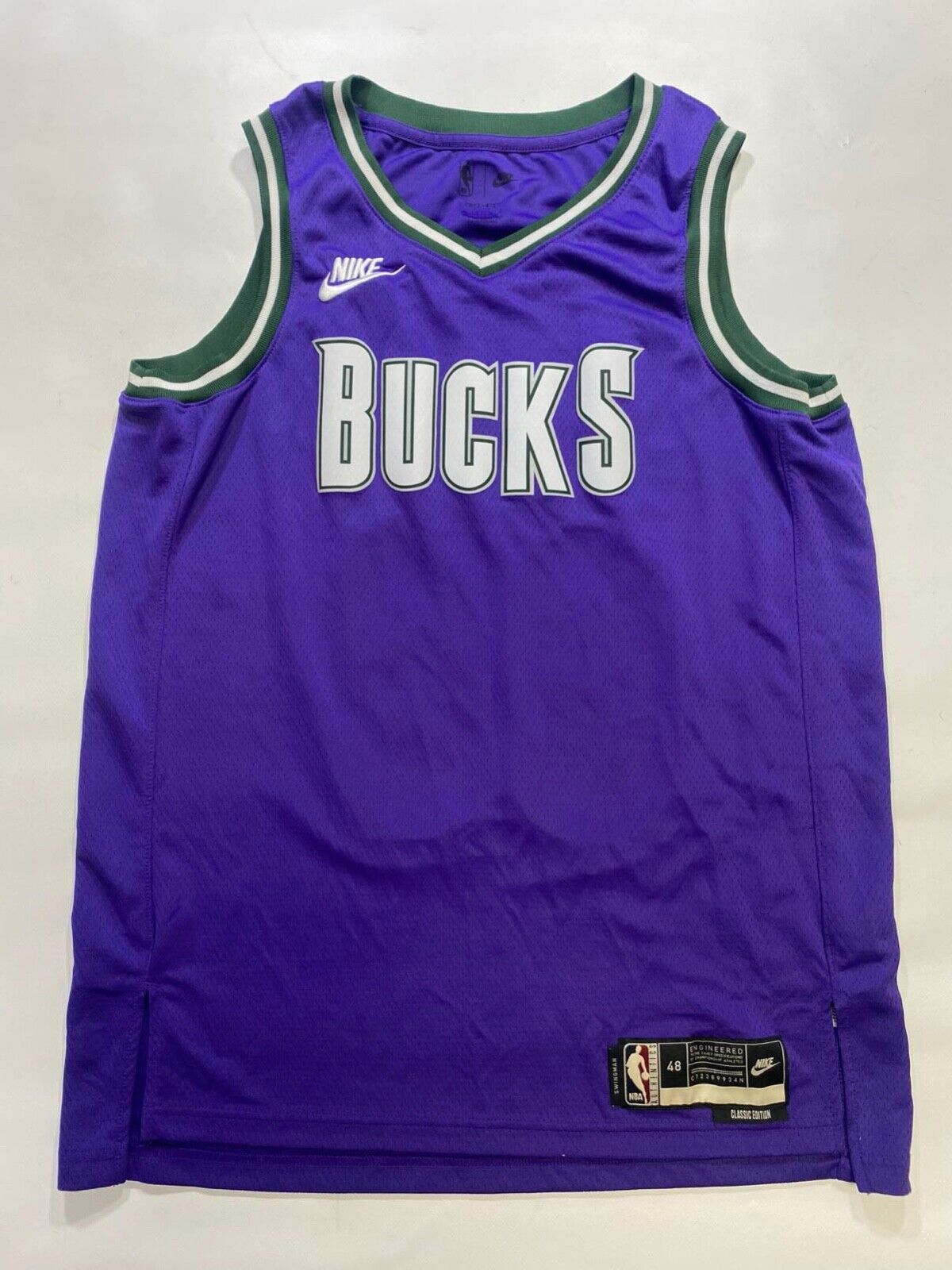 Milwaukee Bucks #34 Giannis Antetokounmpo Nike NBA Classic Jersey - Mens Large - American Sports Jerseys