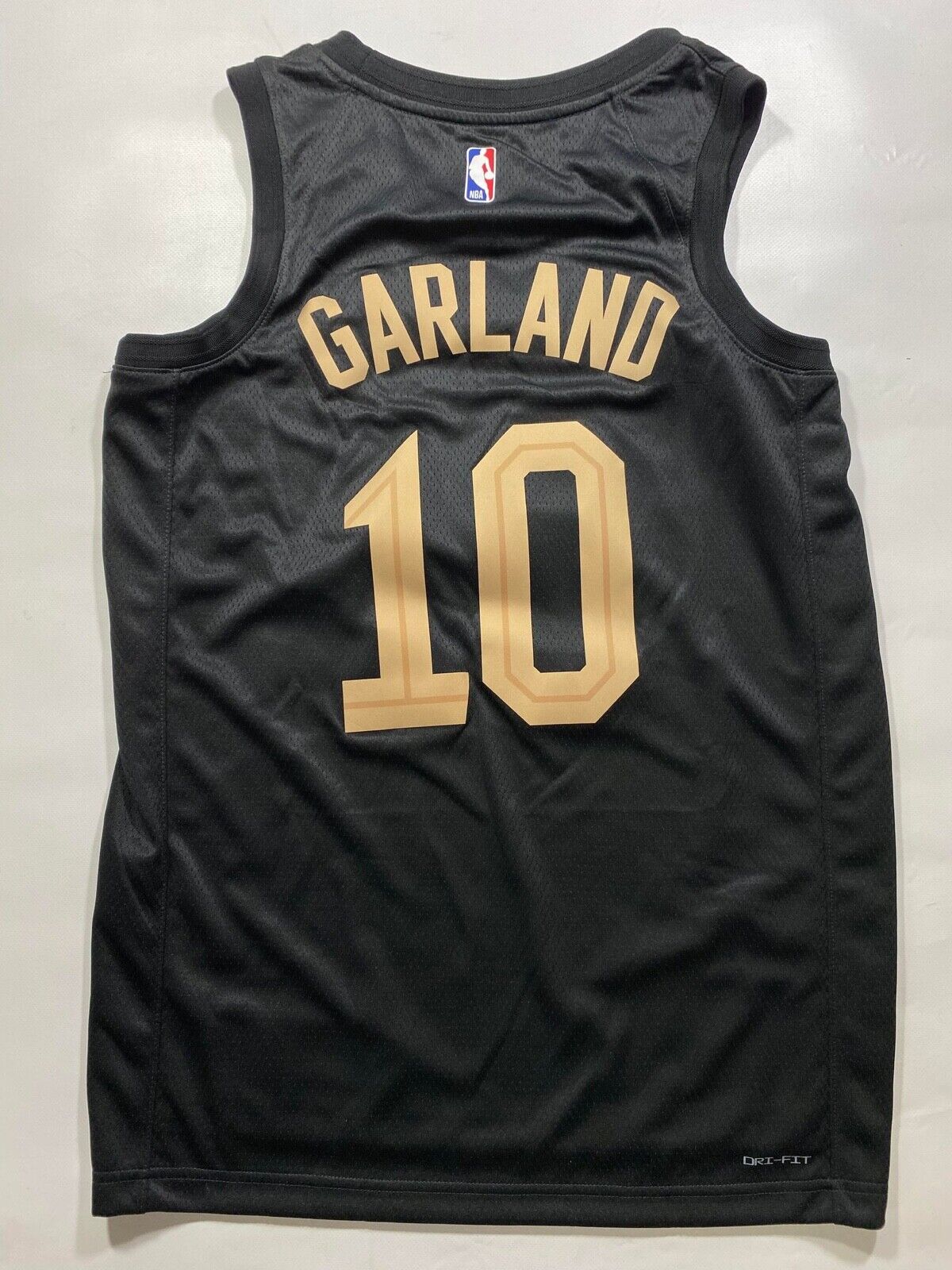 Cleveland Cavaliers #10 Darius Garland Nike Statement NBA Jersey - Mens Medium - American Sports Jerseys