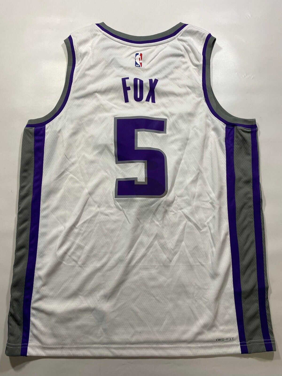 Sacramento Kings #5 De'Aaron Fox Nike NBA Association Jersey - Mens XL - American Sports Jerseys