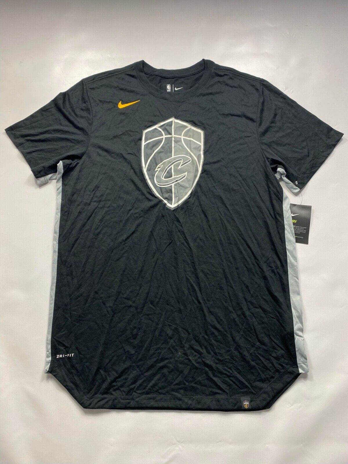 Cleveland Cavaliers Nike NBA T-Shirt - Mens XL - American Sports Jerseys