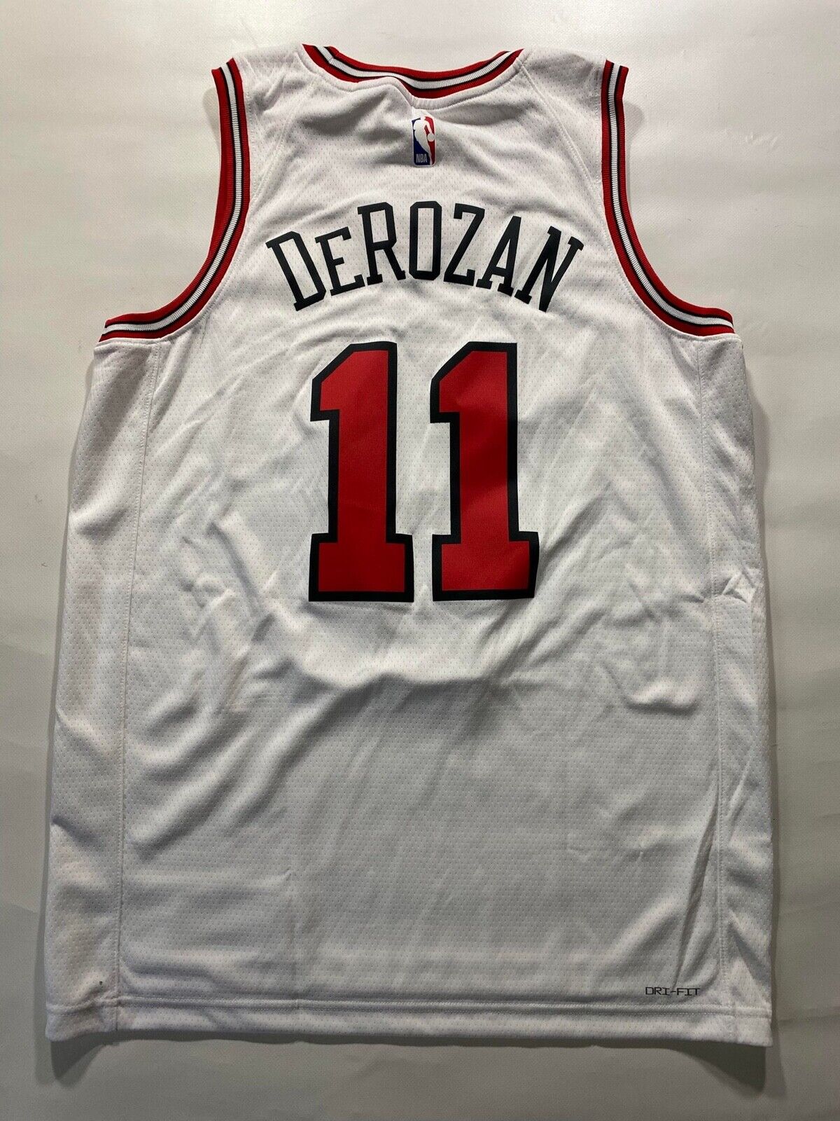 Chicago Bulls #11 DeMar DeRozan Nike NBA Association Jersey - Mens Large